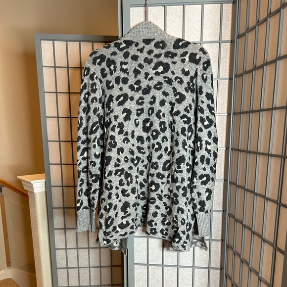 NWT LOFT Gray Leopard Print Cardigan - Picture 4 of 4